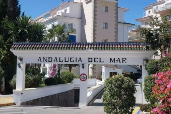 Impresionante Loft En Puerto Banus A Pie De Playa Leilighet Marbella Eksteriør bilde